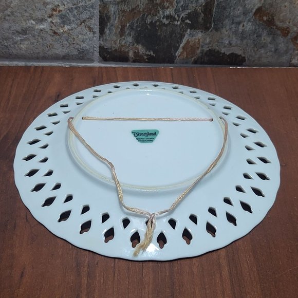 VTG Disneyland Sleeping Beauty Castle Wall Hanging Decorative Plate Disneyland S - Picture 7 of 11